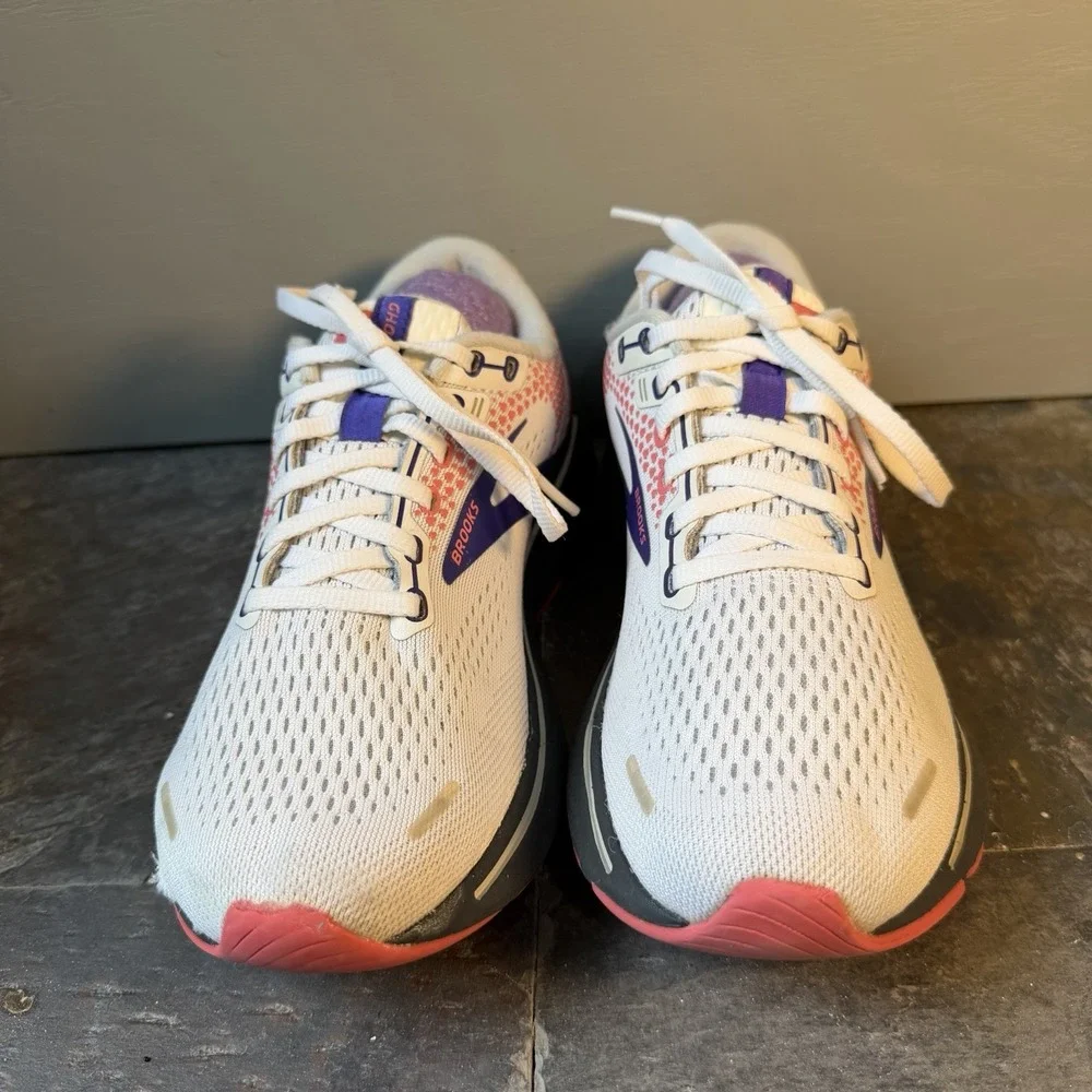 Brooks Ghost 14 Womens Shoes Size 7.5B White Running Walking Athletic Sneakers